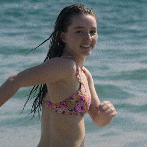 Kaitlyn Dever Nude