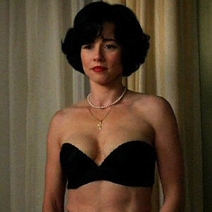 Linda Cardellini Nude, Nude Celebrities List